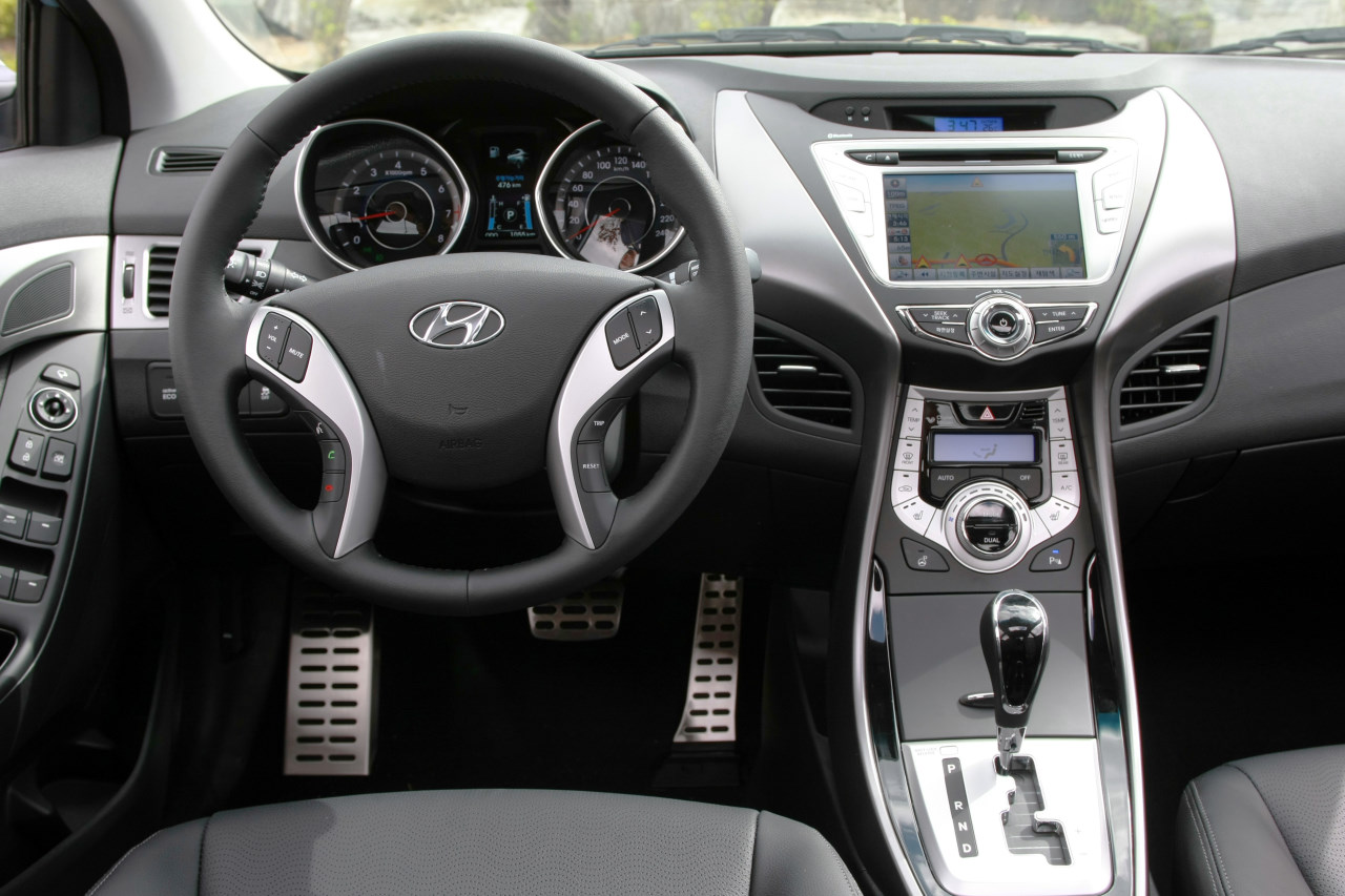 Hyundai Elantra 2011 - 03